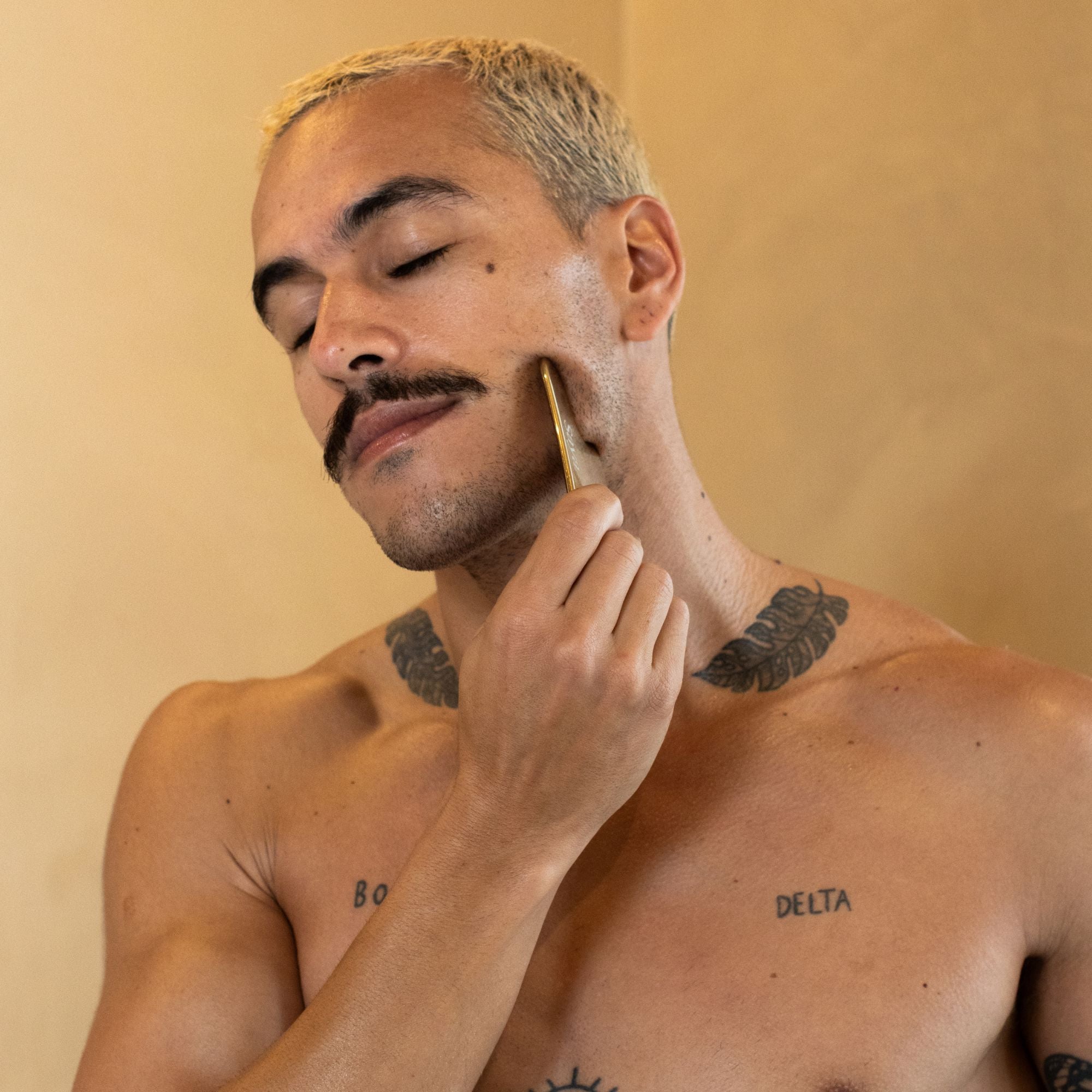 Sculpting Gua Sha Beauty Tool Saya® 